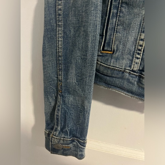 Women’s Levi’s size small denim jacket - Picture 5 of 10